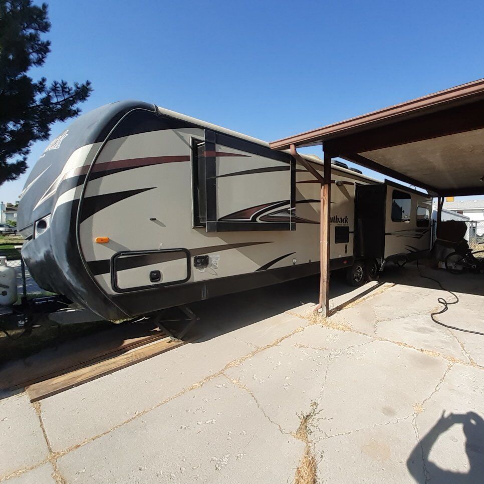 2015 Keystone Ultra-lite Outback