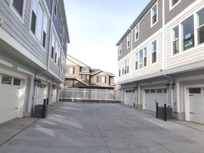 Salt Lake City 3 bedrooms 3 baths townhome for rent