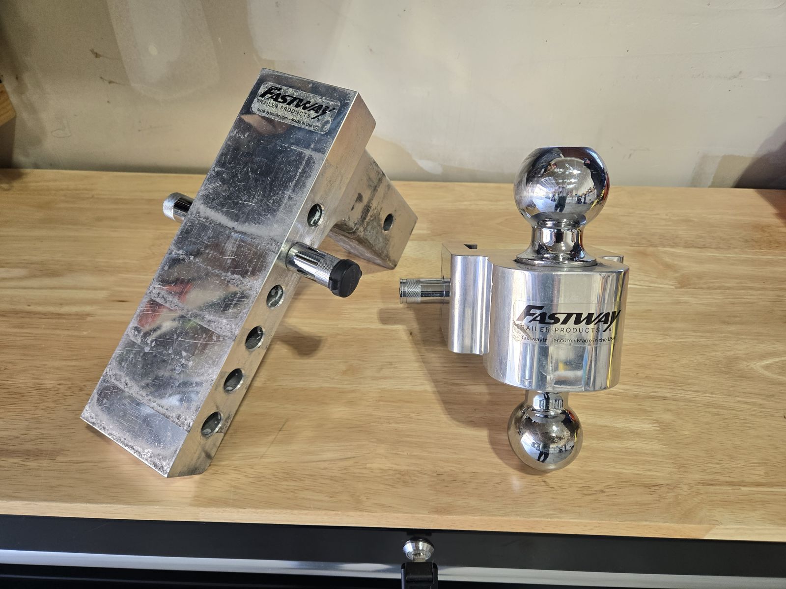 Trailer Hitch - Fastway Flash Heavy Duty 2 ½ Inch Shank 8 Inch drop/rise