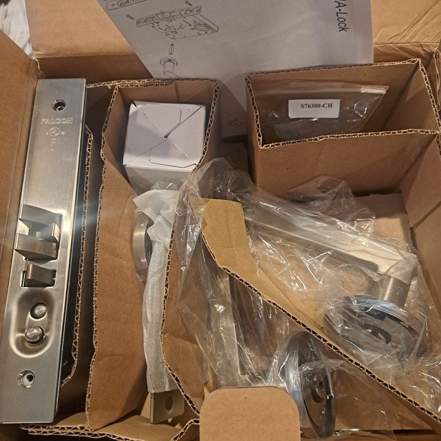 Door lock Falcon MA531