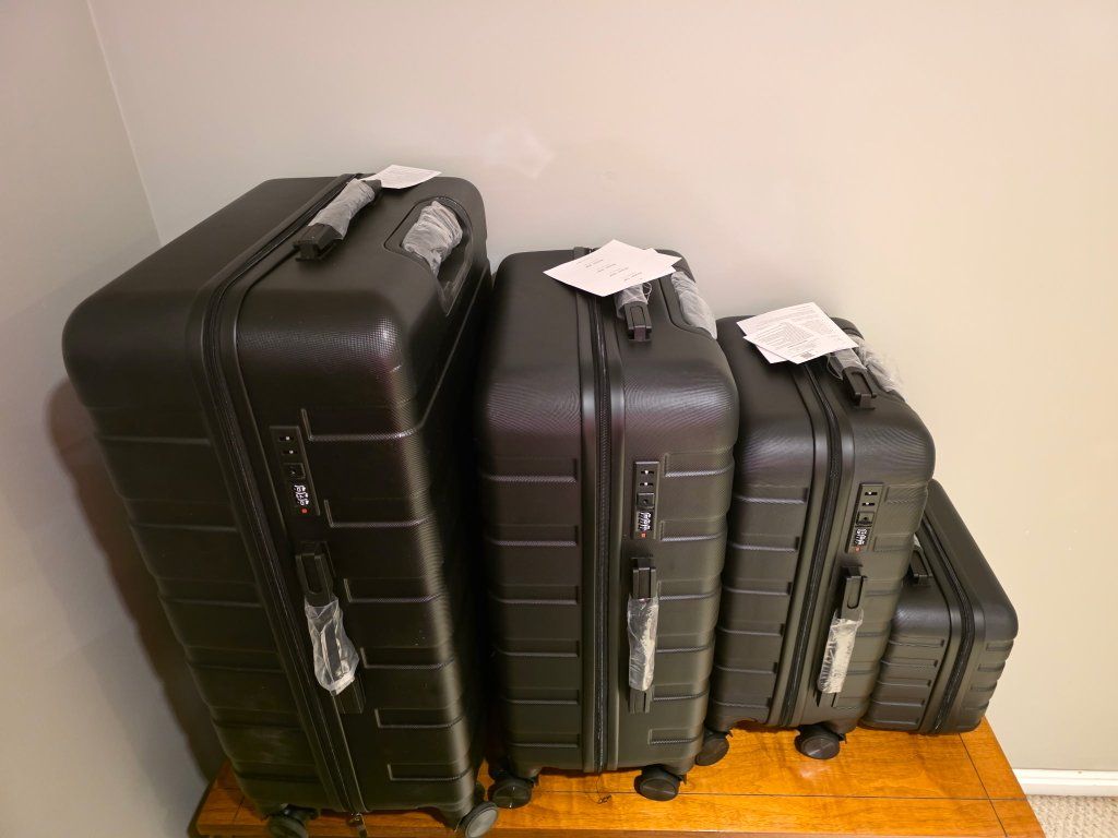 New 4-Piece Hard Luggage Set – Complete Set, Never Opened!