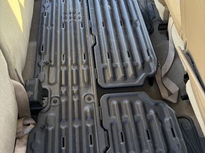Cargo storage tray