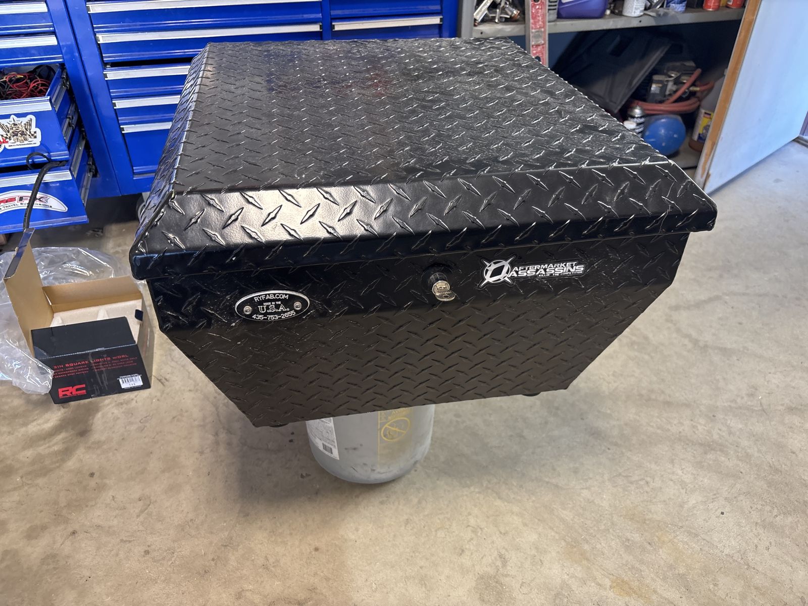 Polaris razor toolbox great condition