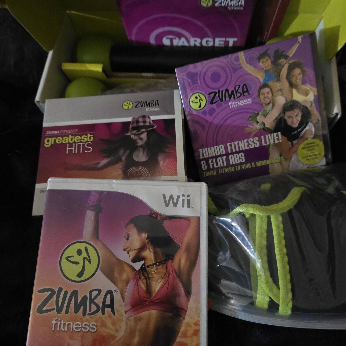WII ZUMBA GAME/CD/WEIGHTS EVERYTHING KIT(NEW)