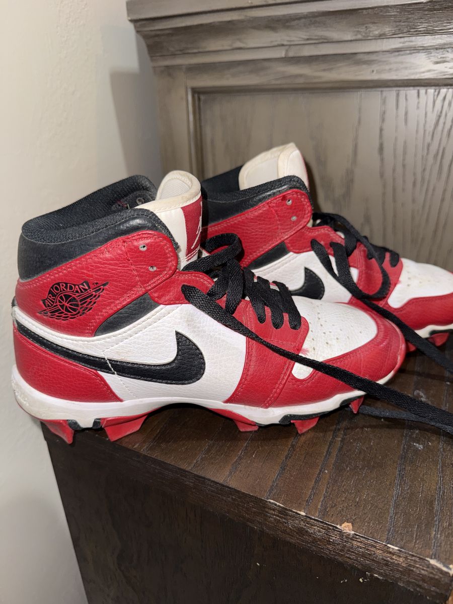 Youth Football Cleats Size 4