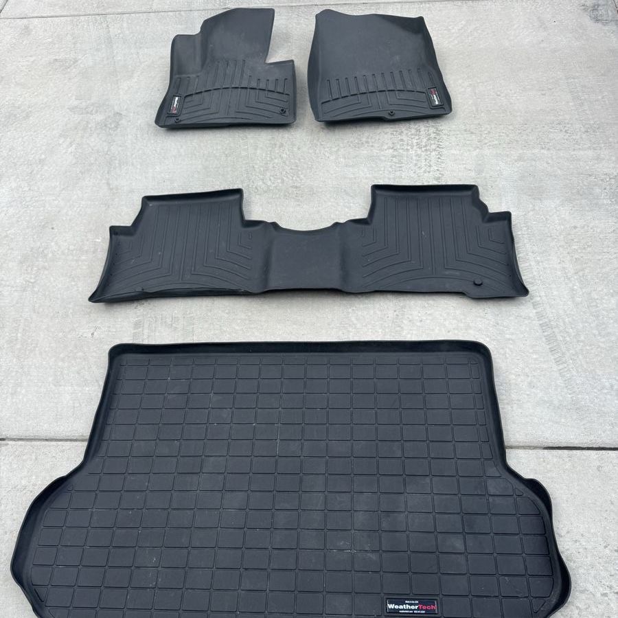 WeatherTech floor mats Hyundai Santa Fe Third Gen (2013–2018)