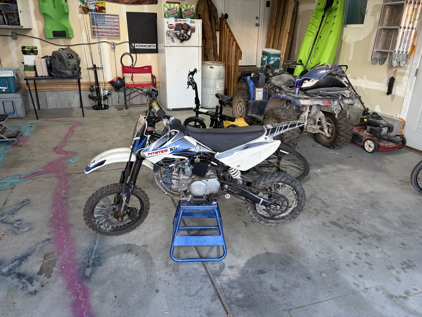 Main image 4
