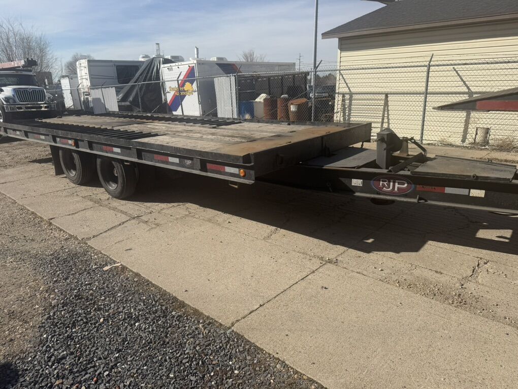 Trail King 20T Tilt Deck Equipment Trailer