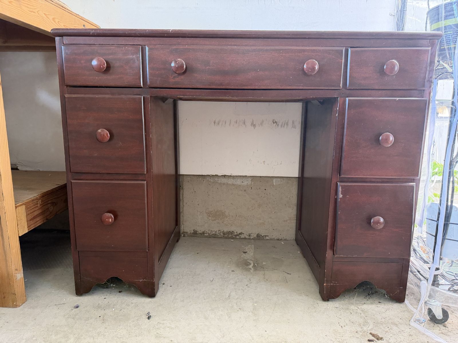 Vintage Solid Wood Executive Desk w/ 7 Drawers - Cherry Finish, Classic Style, Durable Workstation