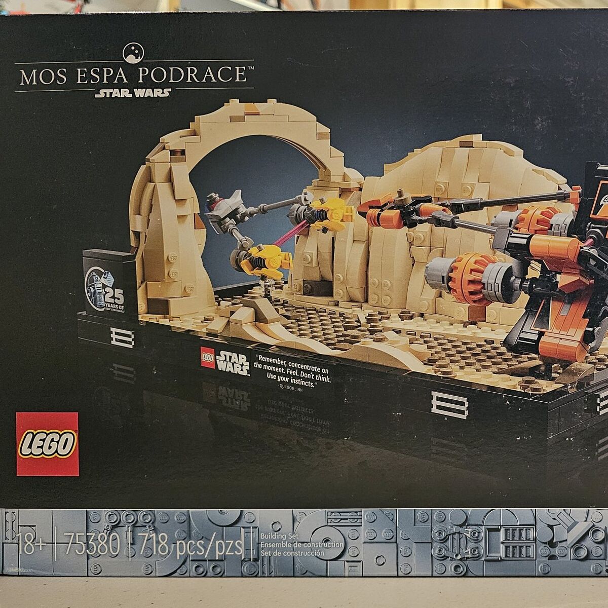 LEGO Star Wars Set 75380 - Mos Espa Podrace