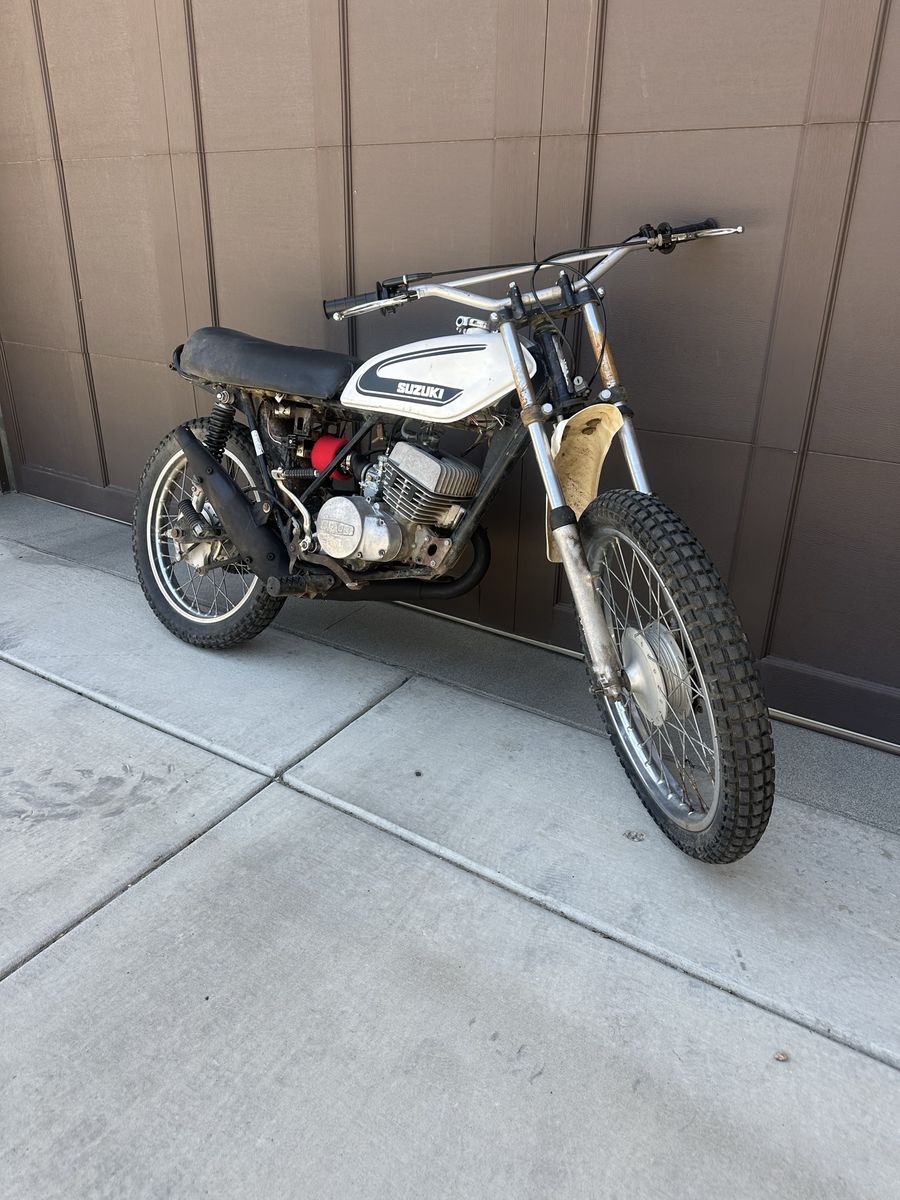 1975 Suzuki TS125 dirtbike motorcycle