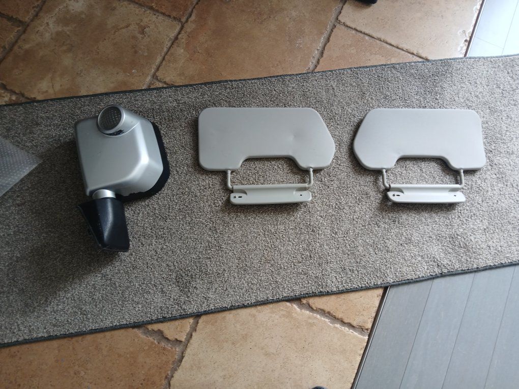 Toyota FJ d/s mirror & d/s p/s sun visors