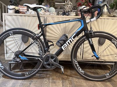BMC Granfondo GF02 - Carbon Endurance Road Bike - Shimano Ultegra Di2 - Rolf Prima Wheels