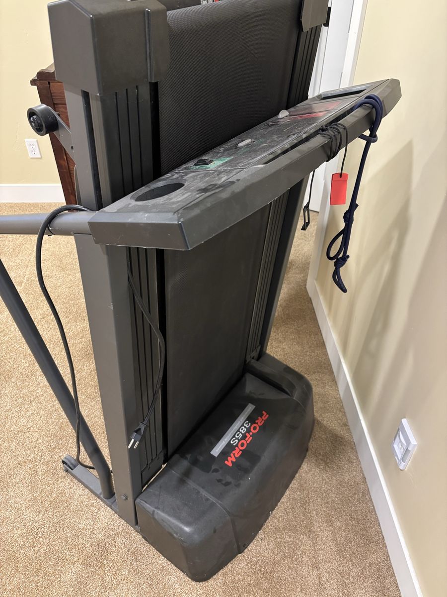 Free working PRO-FORM 385S Pacer Circuit Treadmill