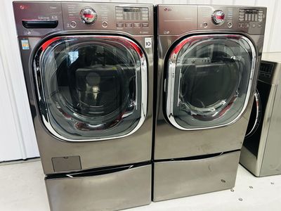 Lg Steam Electric Front Load Set With Pedestals