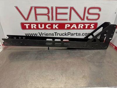 New Kenworth EU684001 Covering, Left