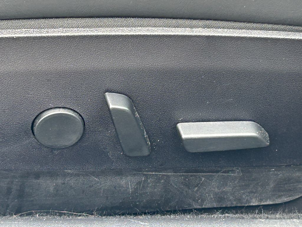Main image 33