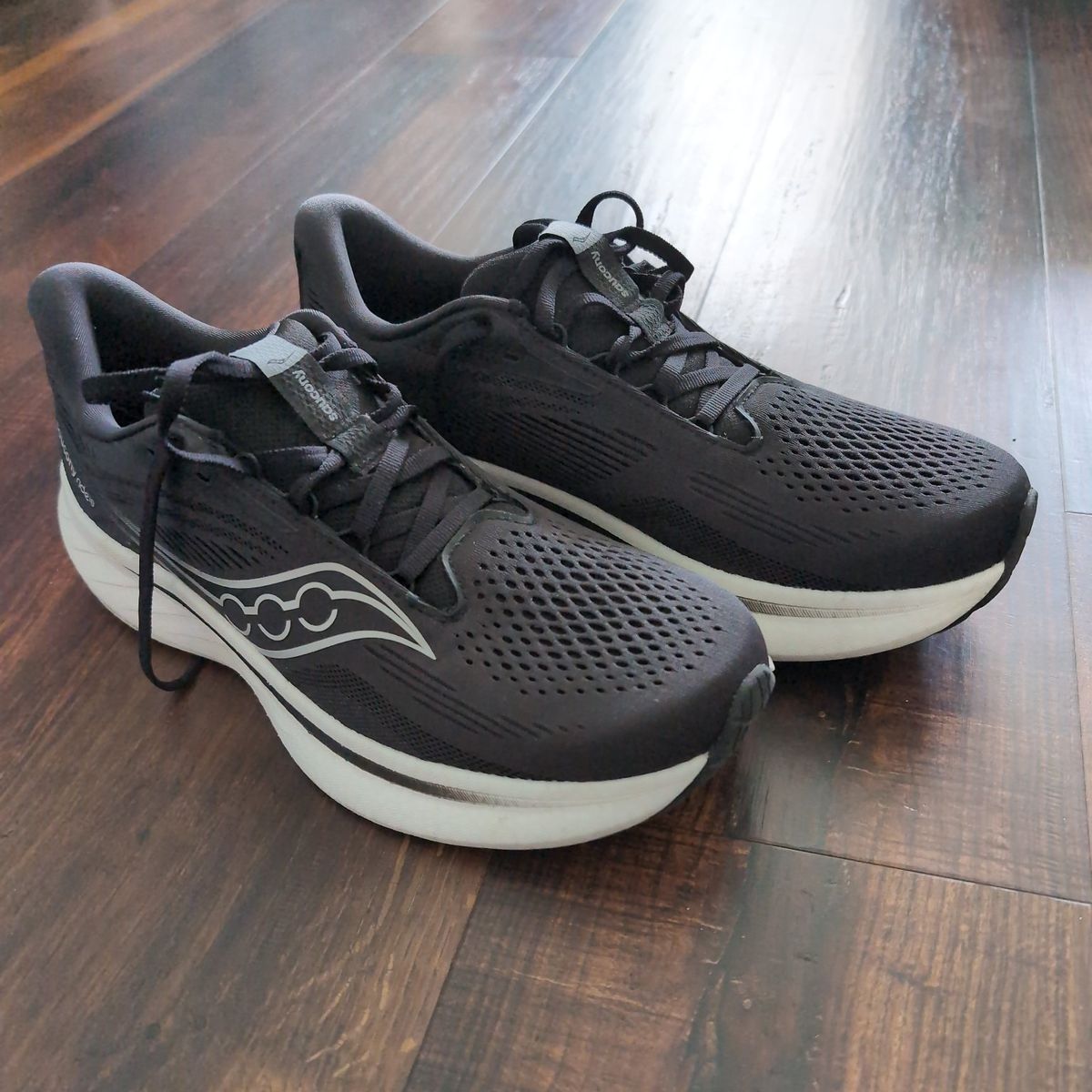 Saucony running shoes-size 9.5