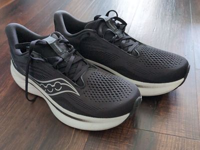 Saucony running shoes-size 9.5