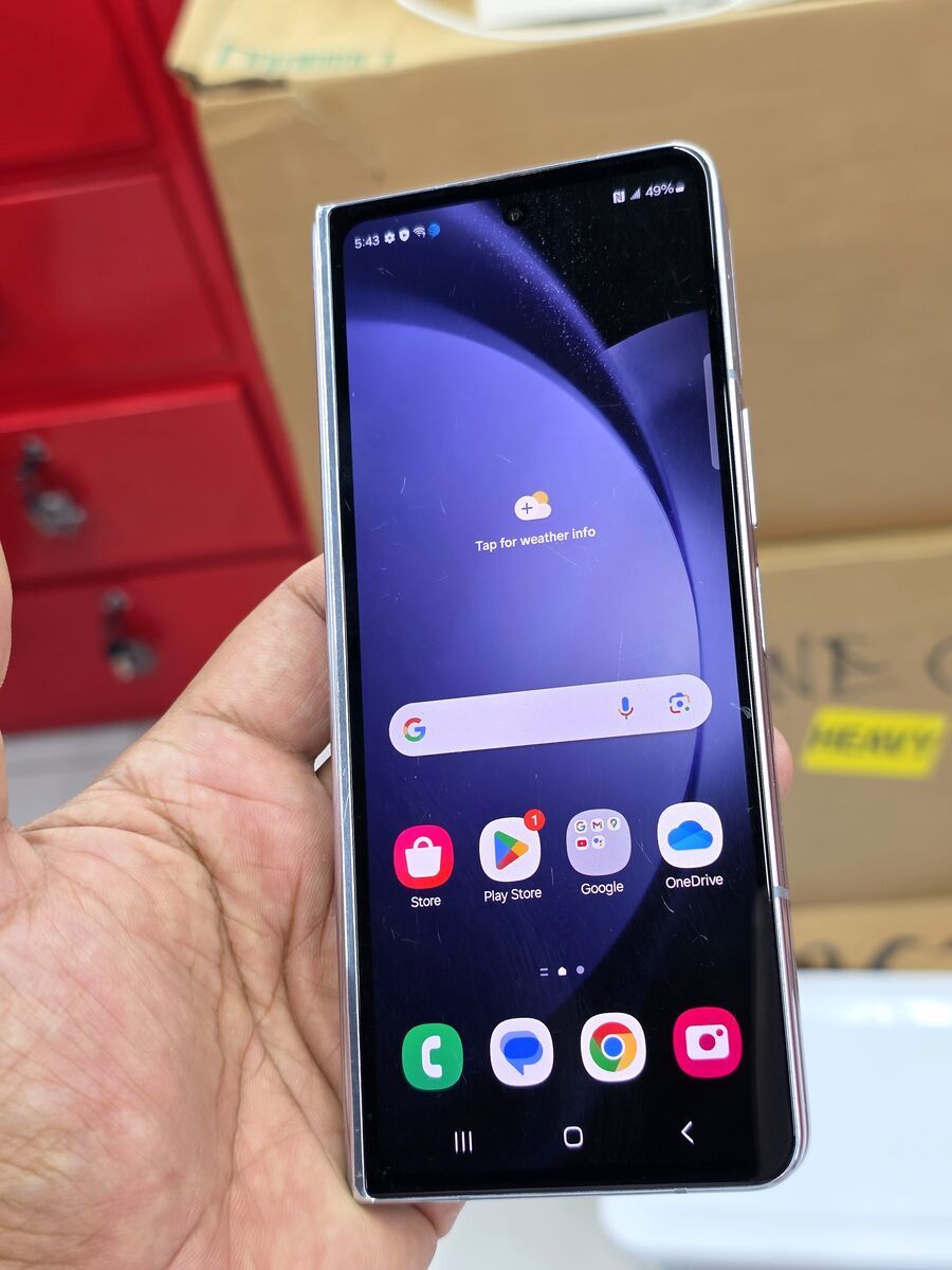 Samsung galaxy Fold 5 256GB AT&T, CRICKET And Pure Talk