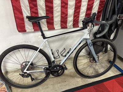 Scott addict road bike size m