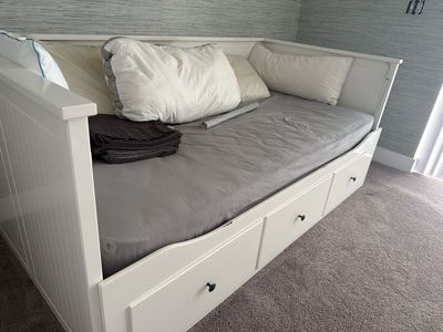 Trundle day bed