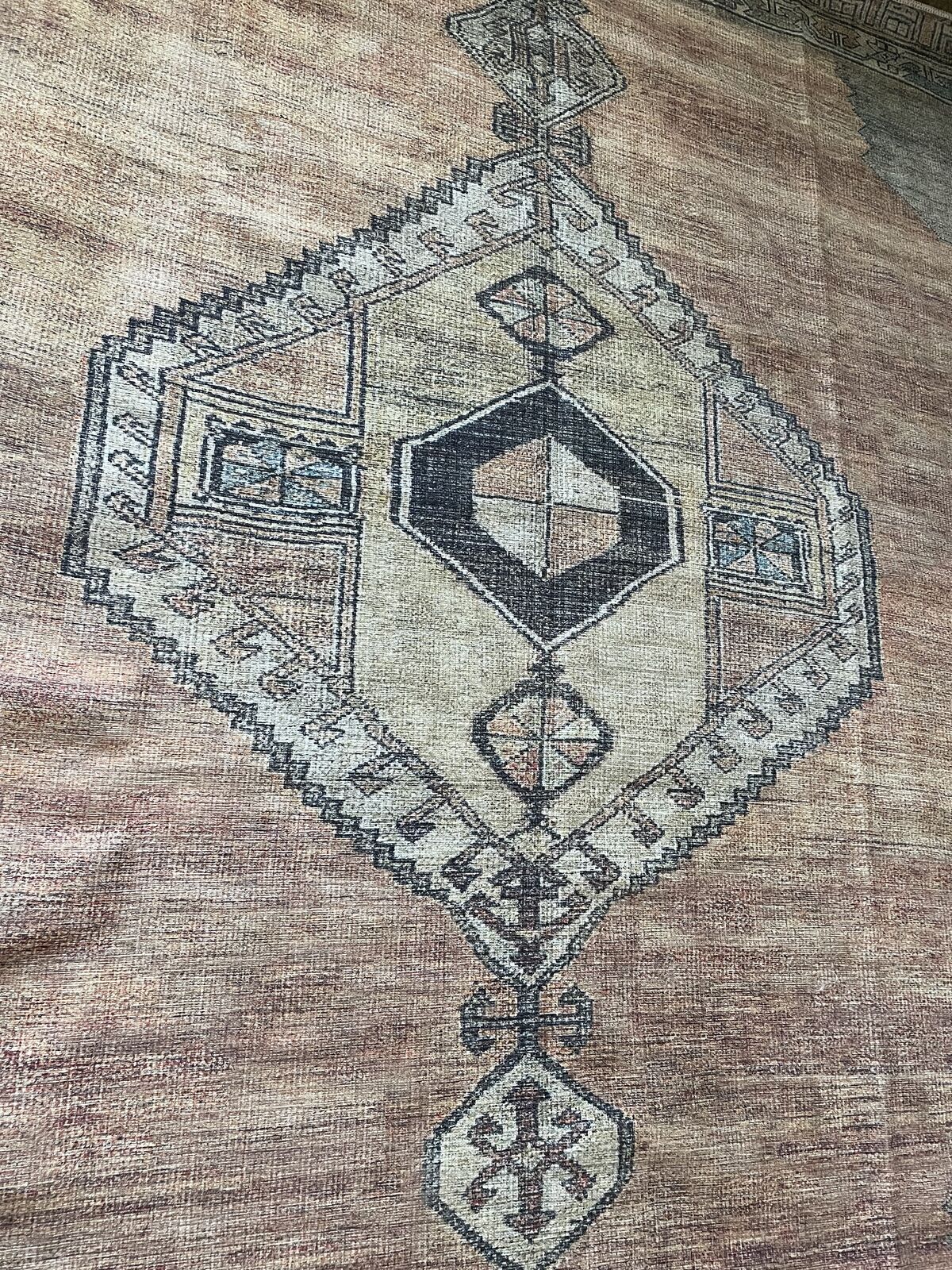 Brand new HAUTELOOM 7'.6" x 9'.6" Camel, Dark Brown Area Rug