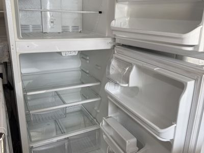 Frigidaire FFTR2021TW2 20 Cu. Ft. Top Freezer Refrigerator in White - JD-20 Model