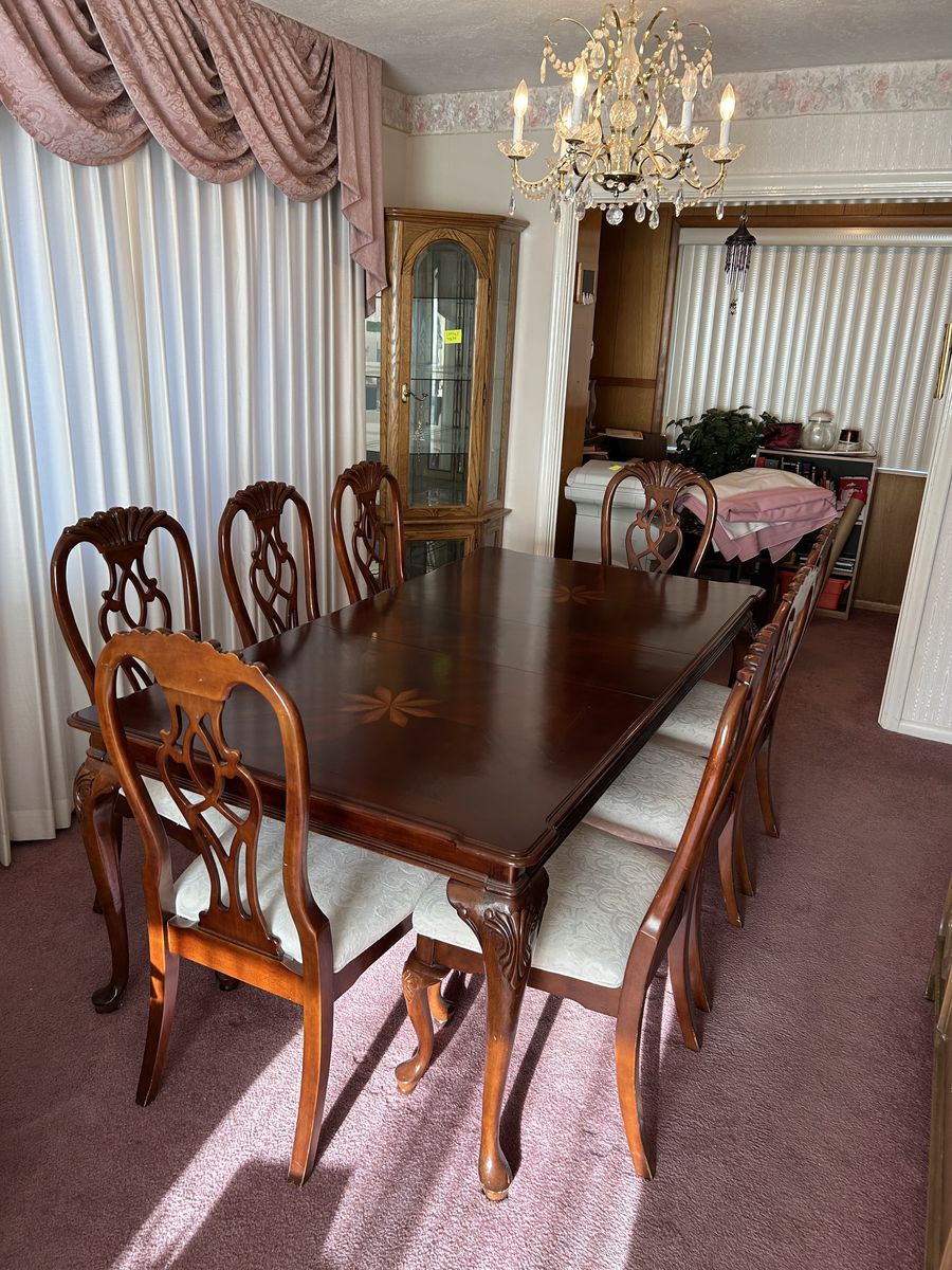 Vintage Thomasville Dining Table with 6 Chairs, Extendable, Inlaid Wood Design