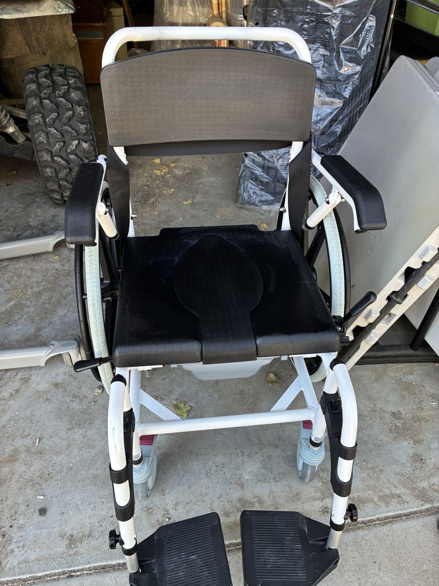 Shower Chair / commode
