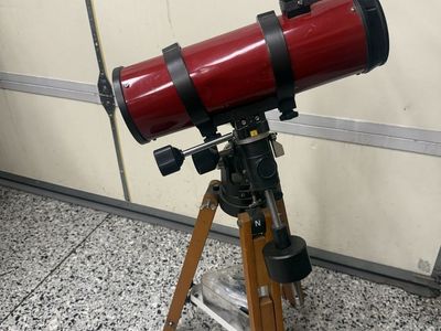 Vintage Tasco Red Reflector Telescope on Wooden Tripod with Finder Scope and Counterweight