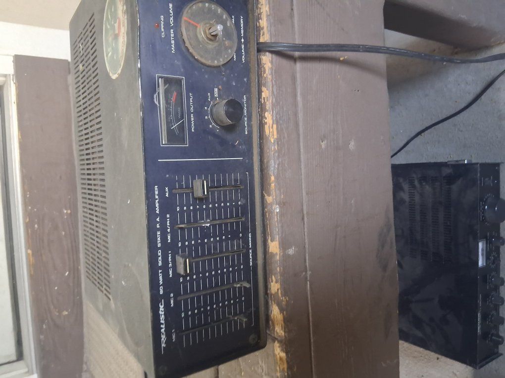 P.A AMPS OLD BUT STILL WORKING