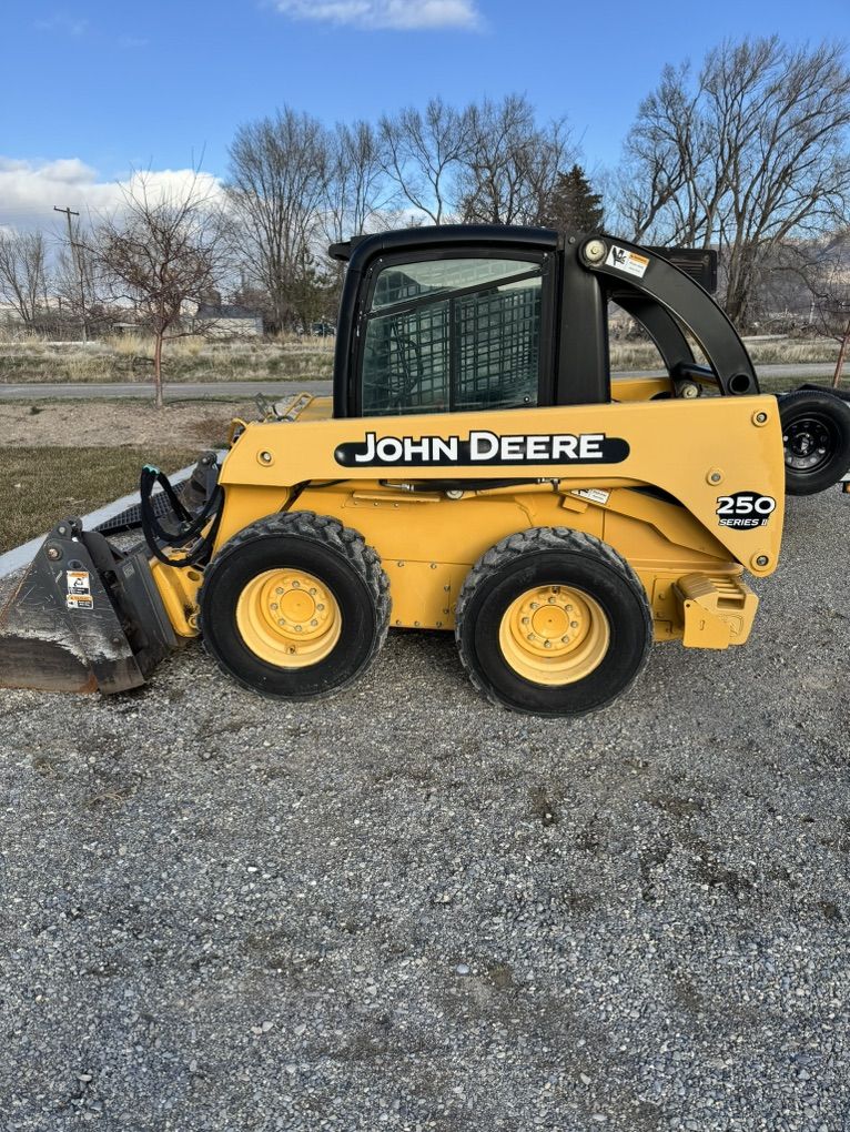 2003 John Deere 250 Skid Steer