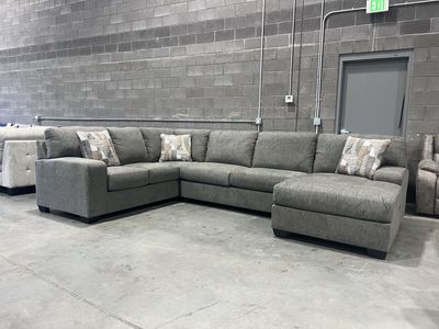 BRAND NEW 3PC SECTIONAL