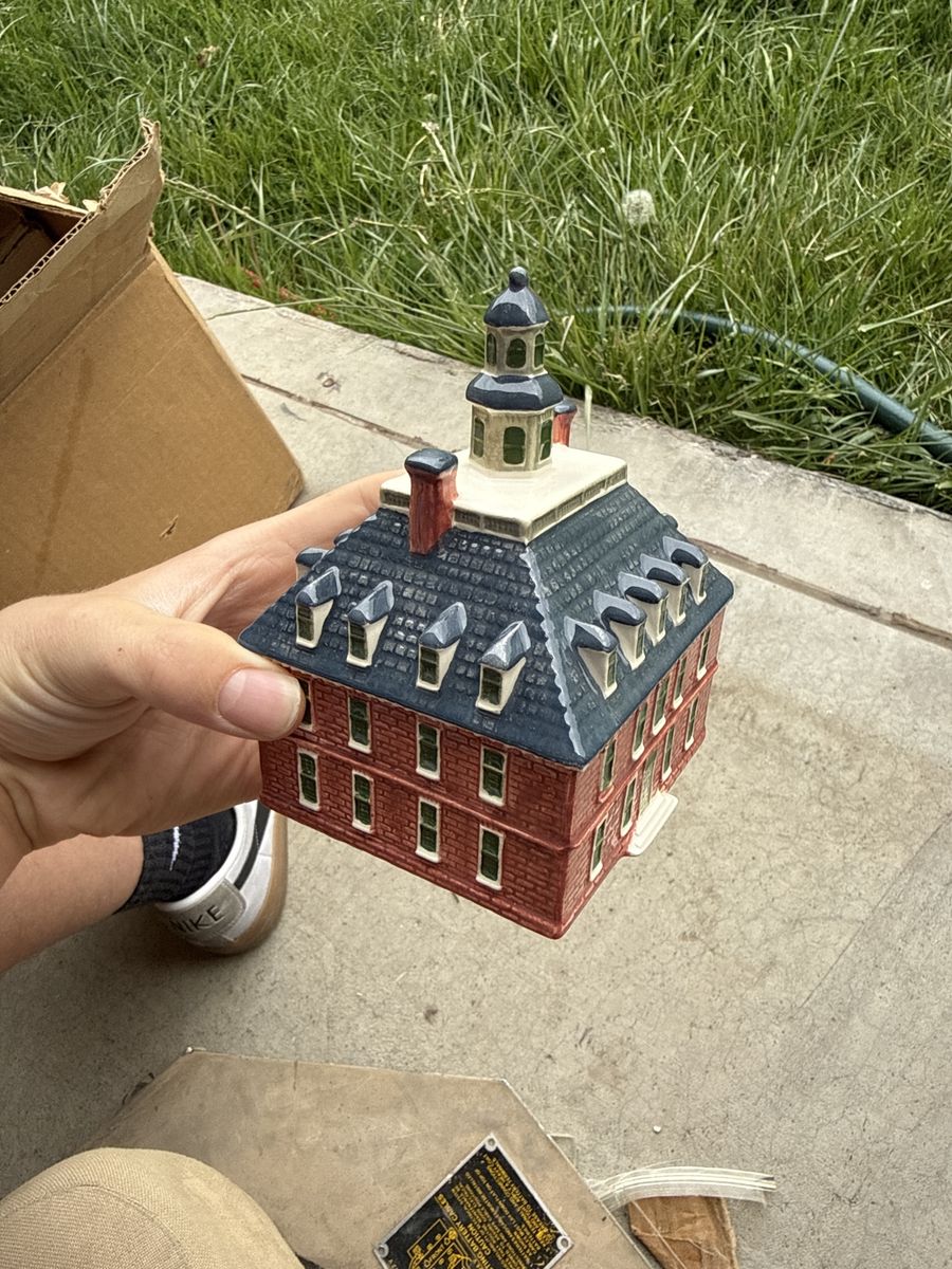 Minature Replica Of Gorvernors Palace