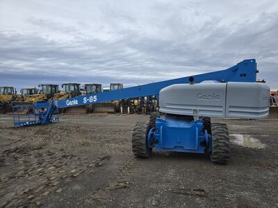 2004 Genie S85 91' Boom Lift 4,000hrs