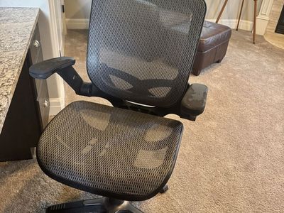 Black Mesh Office Chair with Adjustable Lumbar Support and Armrests - Ergonomic Design