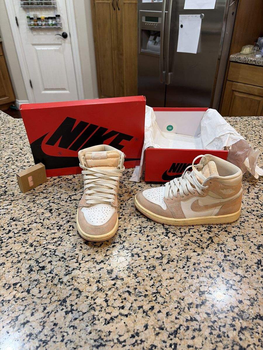 Women’s Air Jordan, one retro high OG, size 6 Women’s