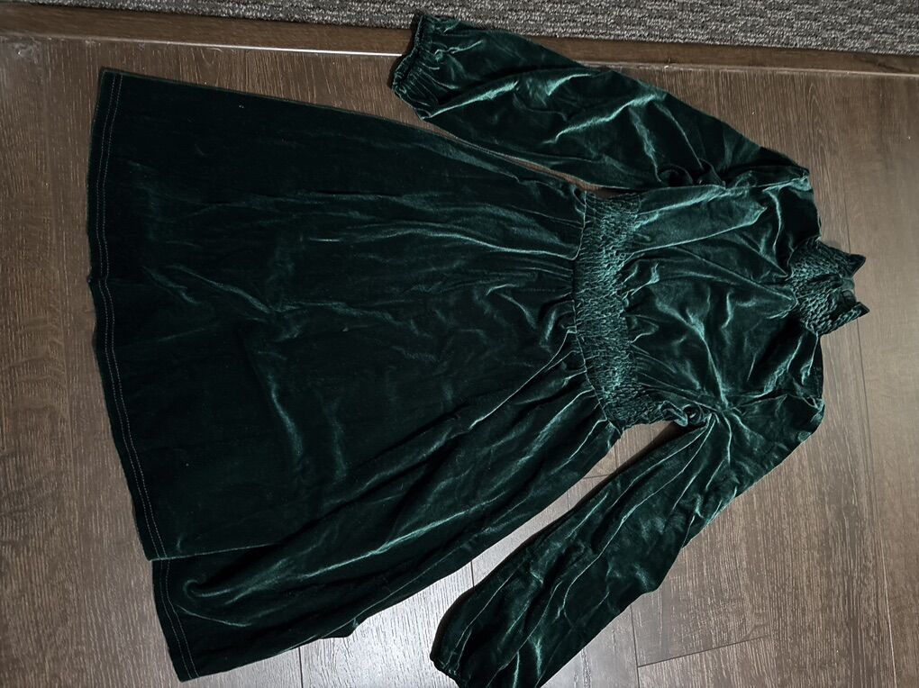 New Green velvet Dress Womens Small