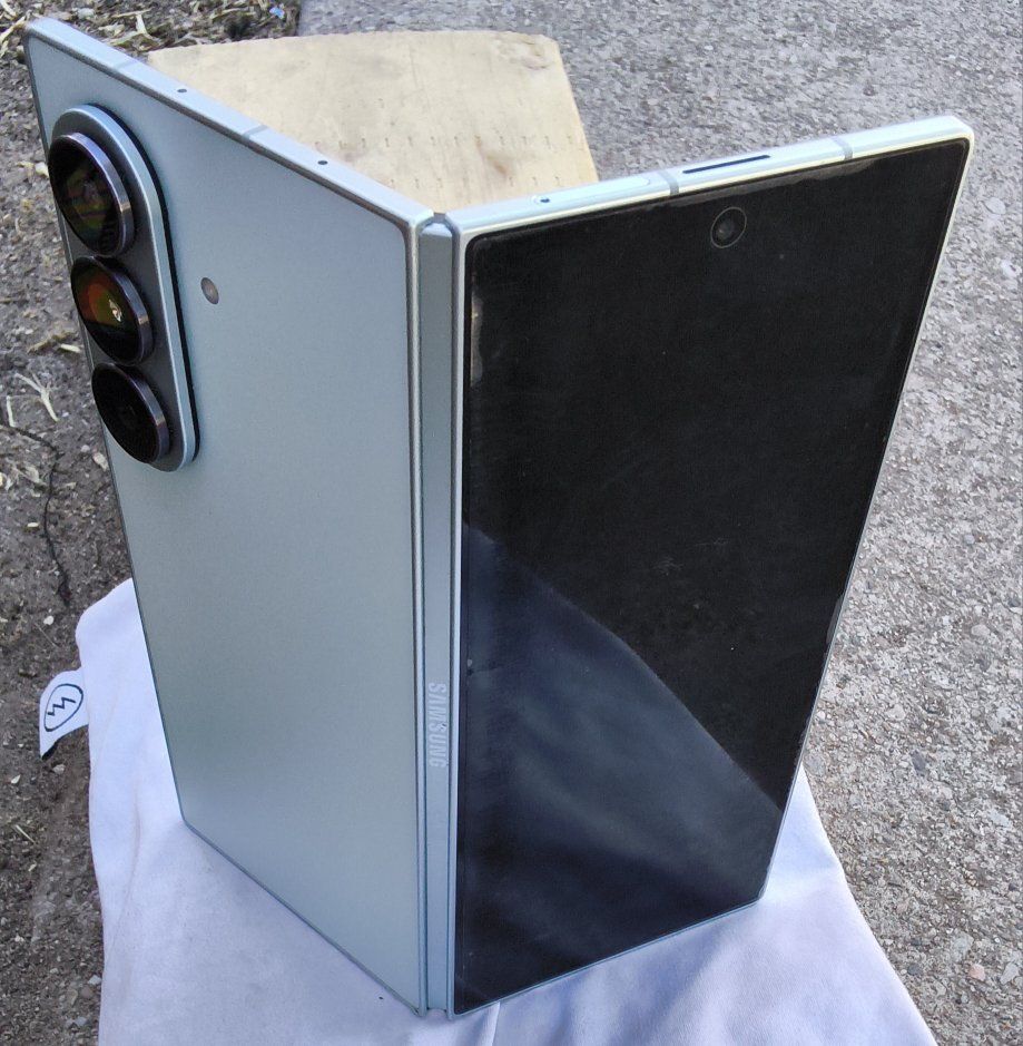 Main image 5