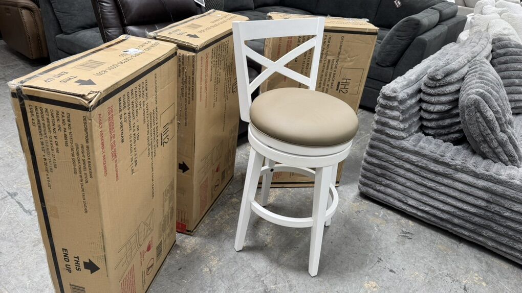 Height Chair Stool 4 Set Brand New Bar