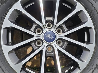 275/65R18 Tires/Stock Ford F150 Wheels