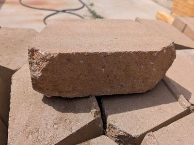 Boarder brick