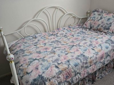 trundle bed/day bed