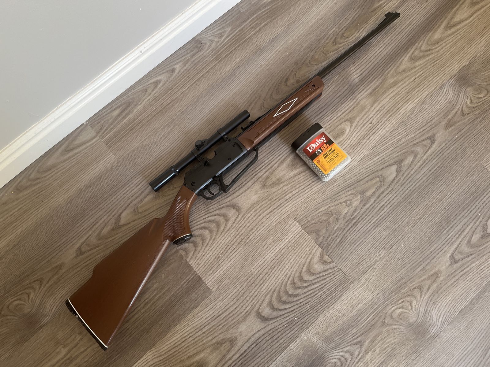 Daisy Air Rifle with Scope and BBs