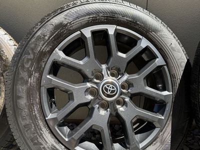 23 Tundra Platinum take-offs less thank 15k miles $400 OBO