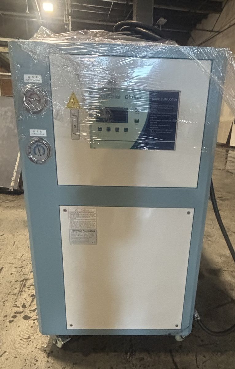 Used great working condition Vevor LC-05A Air cooled Water Chiller 4.51KW - 60Hz- 3PH - 220V