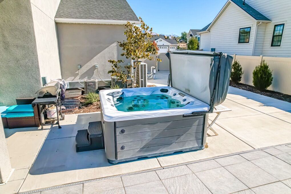 2019 Master Spas Twilight Series hot tub for sale.