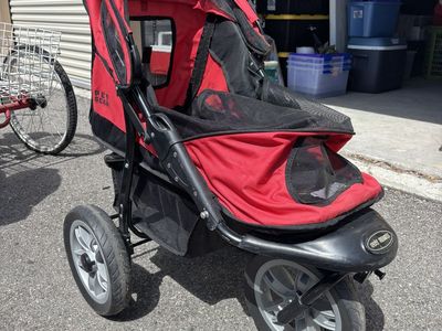Pet stroller