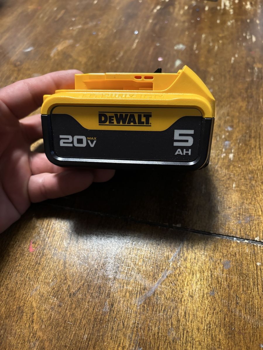Dewalt battery 5AH new never used